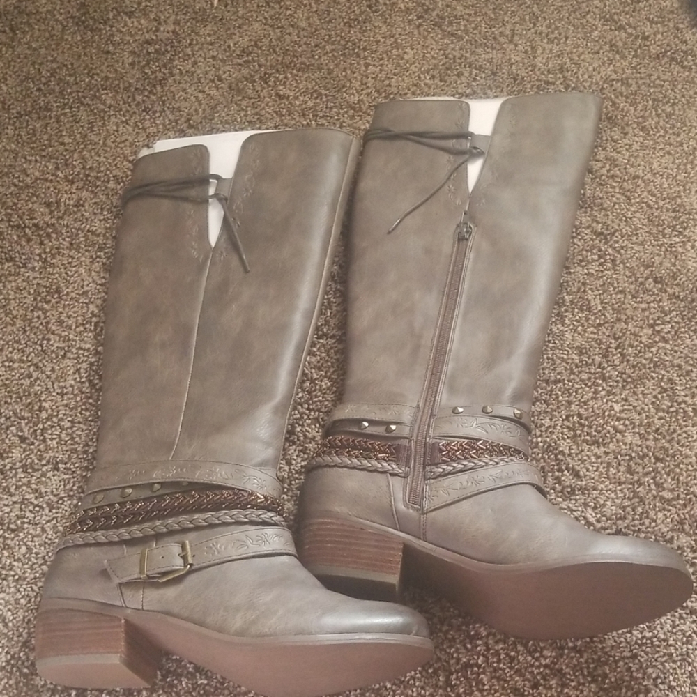 Nanamacs NWOT Embellished Strappy Riding Boot